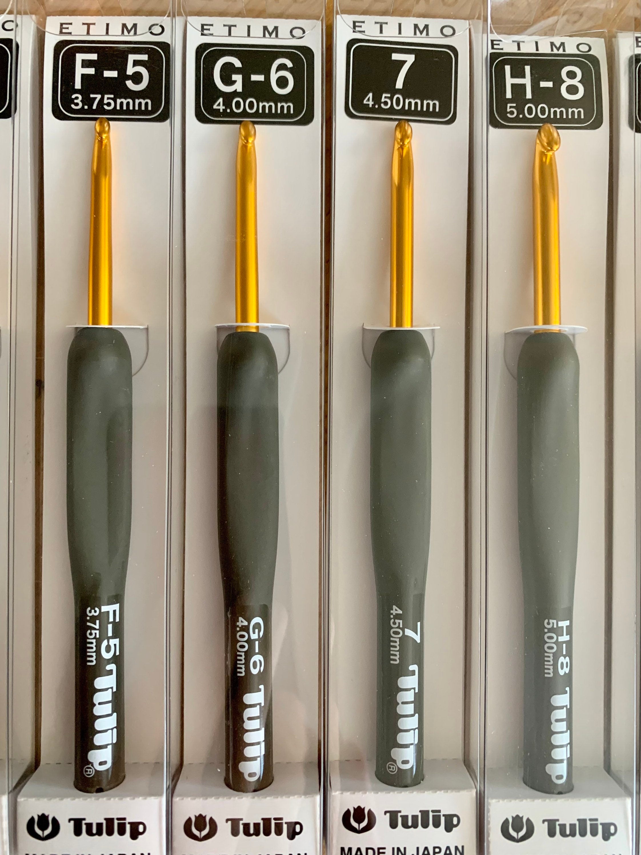 Tulip - "Etimo" Crochet Hooks with Cushion Grip - Gray and Gold