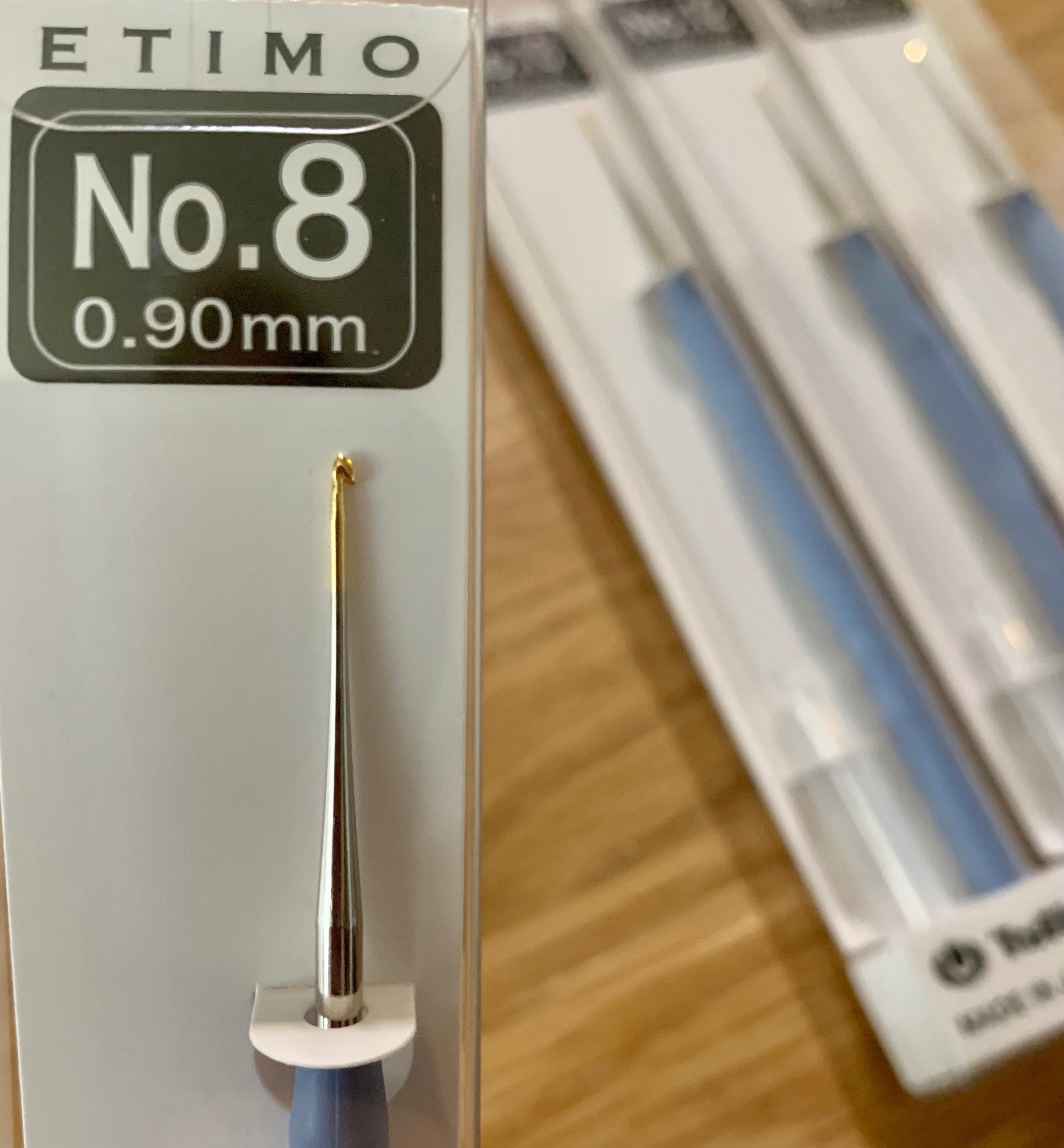 Tulip - "Etimo" Steel Crochet Hook with Cushion Grip Fine Point - Light Blue