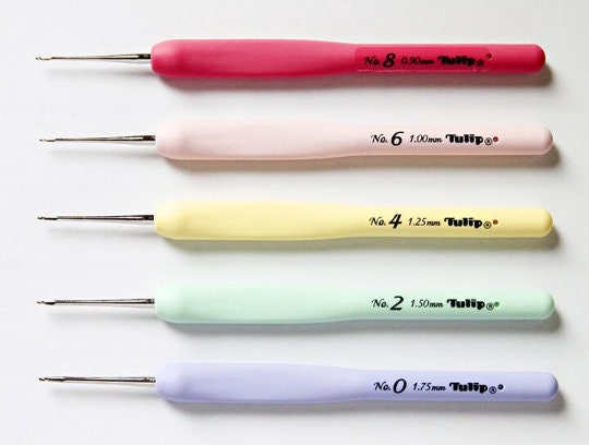 Tulip - "Sucre" Bead Crochet Hooks Set with Cushion Grip