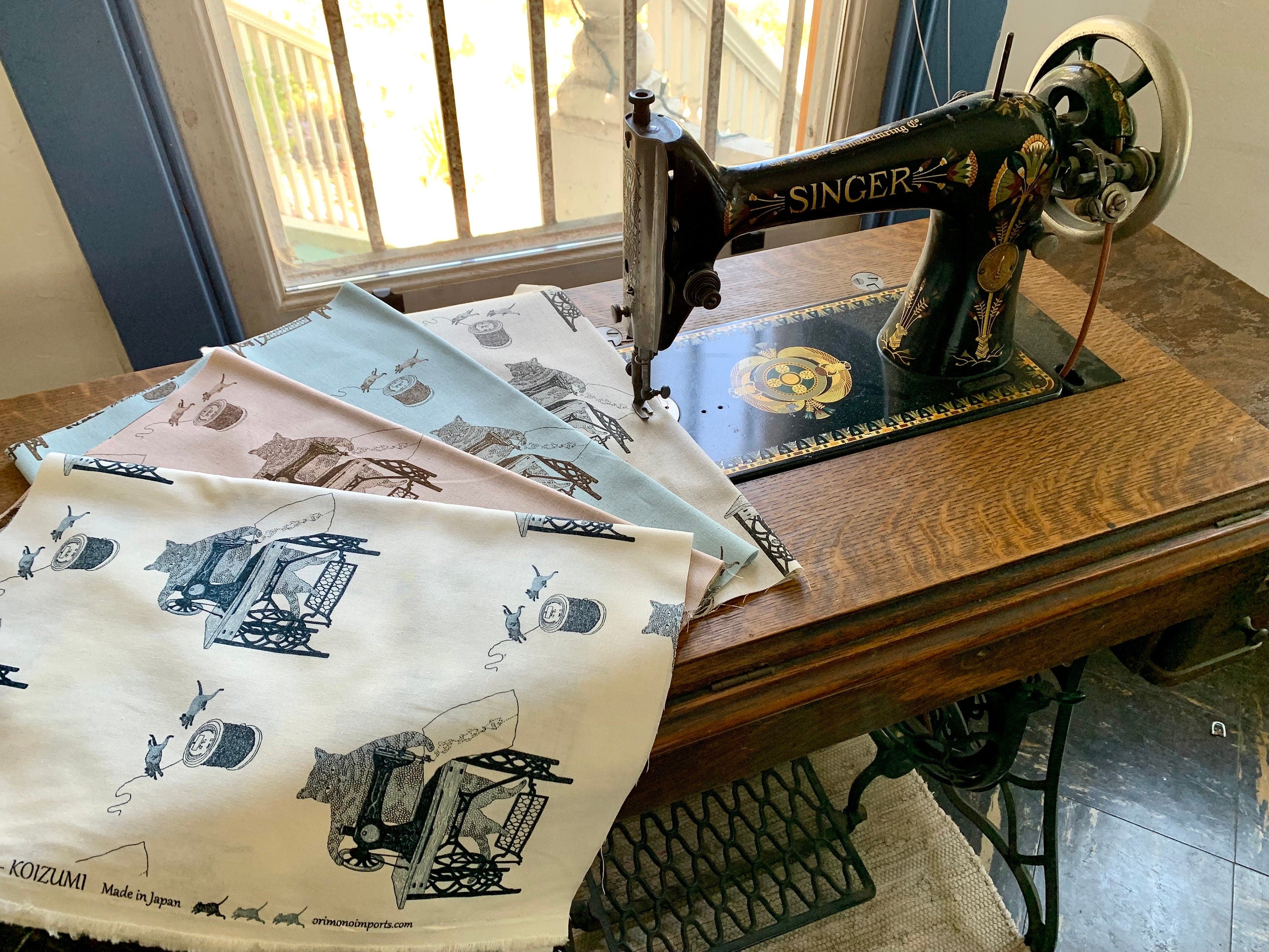 Koizumi - SWATCHES Purr-Fect Stitches Cats with Sewing Machines Cotton/Linen Canvas