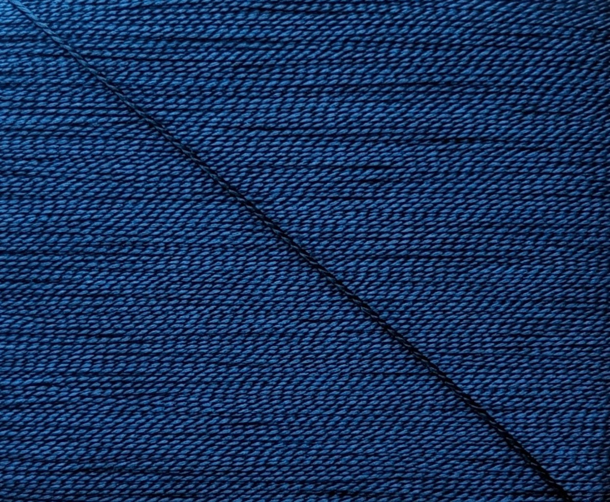 Kinkame - Silk Hand Sewing Thread 80m Card - Color #124 Cobalt Stone