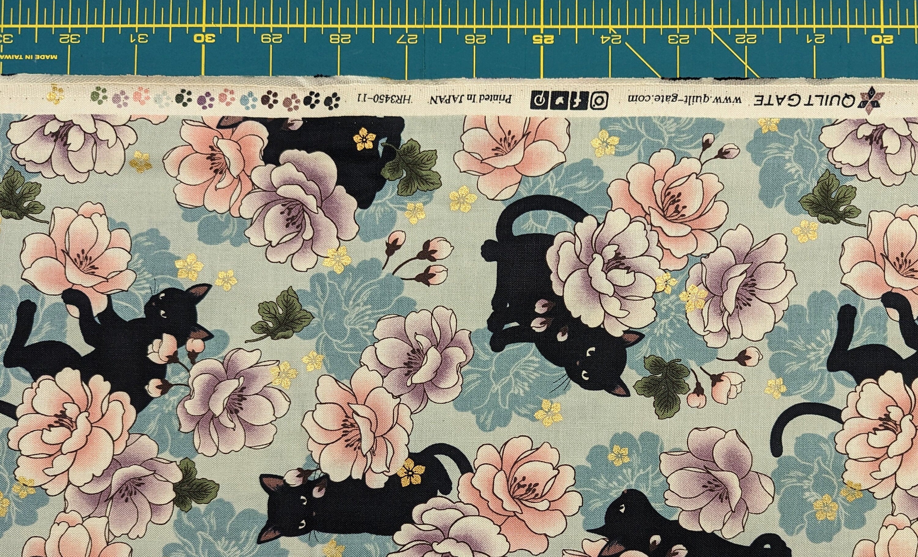 Blossoming Cats Quilt Gate Hyakka Ryoran Japanese cotton fabric HR3450-11 C blue
