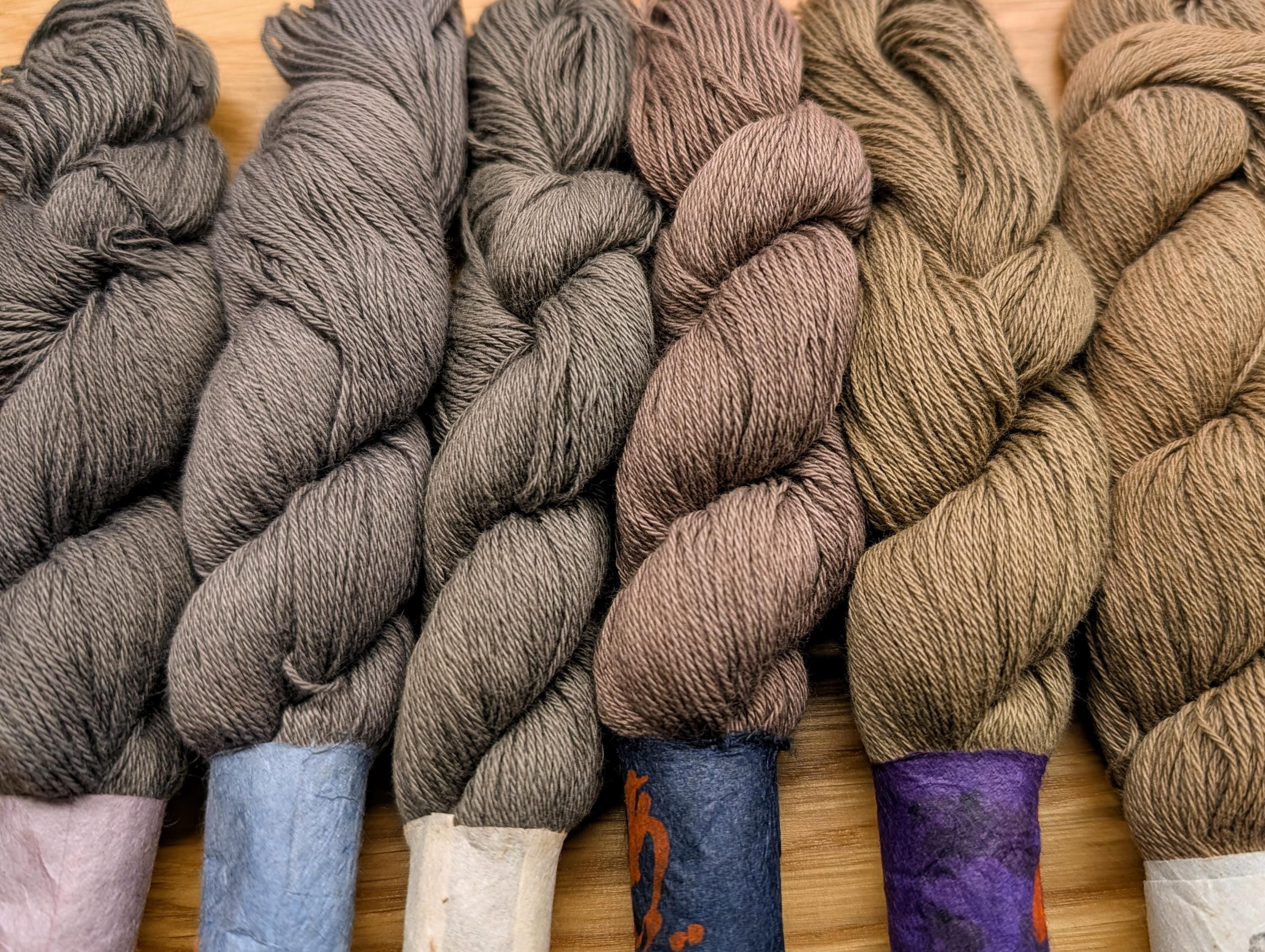 Aizenkobo Sorrell Brown Japanese sashiko cotton thread skein from Kyoto Japan 刺し子糸
