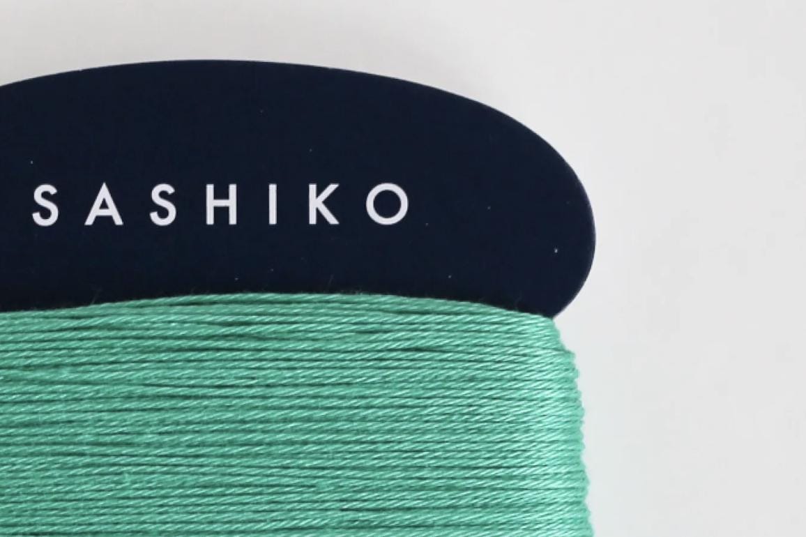 Daruma #207 EMERALD Japanese Cotton SASHIKO thread 40 meter skein 20/4 エメラルド green