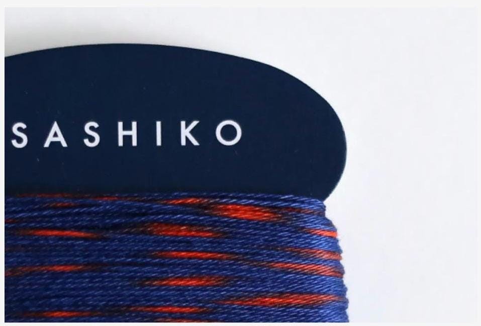 Daruma - Cotton Sashiko Thread 40m Card 20/4 - #302 Variegated Navy Blue and Flame Red