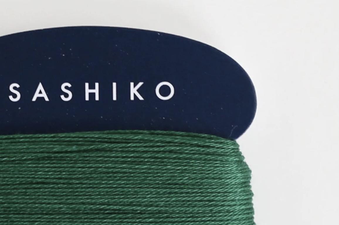 Daruma #208 BAMBOO GREEN Japanese Cotton SASHIKO thread 40 meter card 20/4