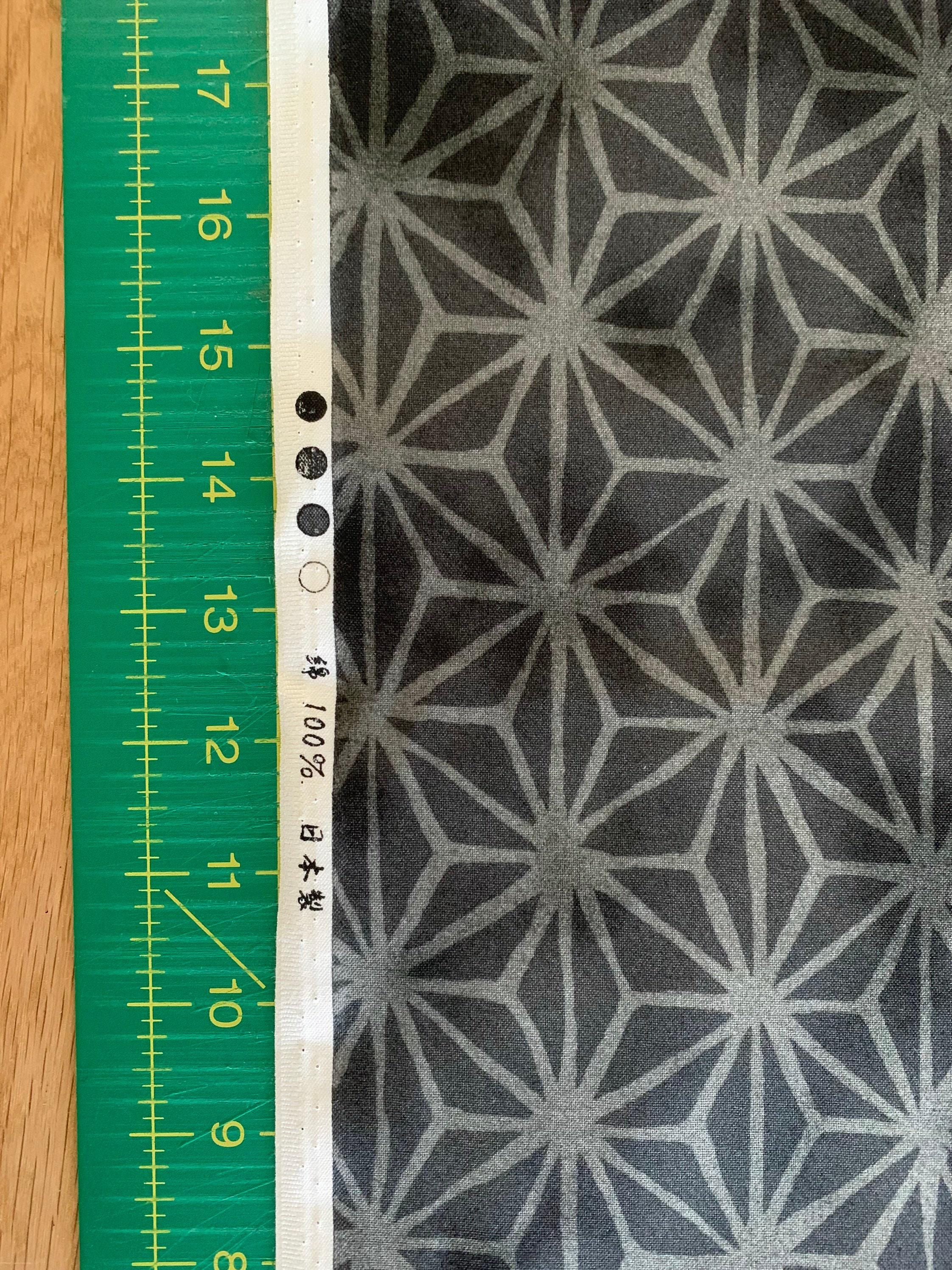 Asanoha star Hishiei Japanese cotton fabric H-7040-5G gray