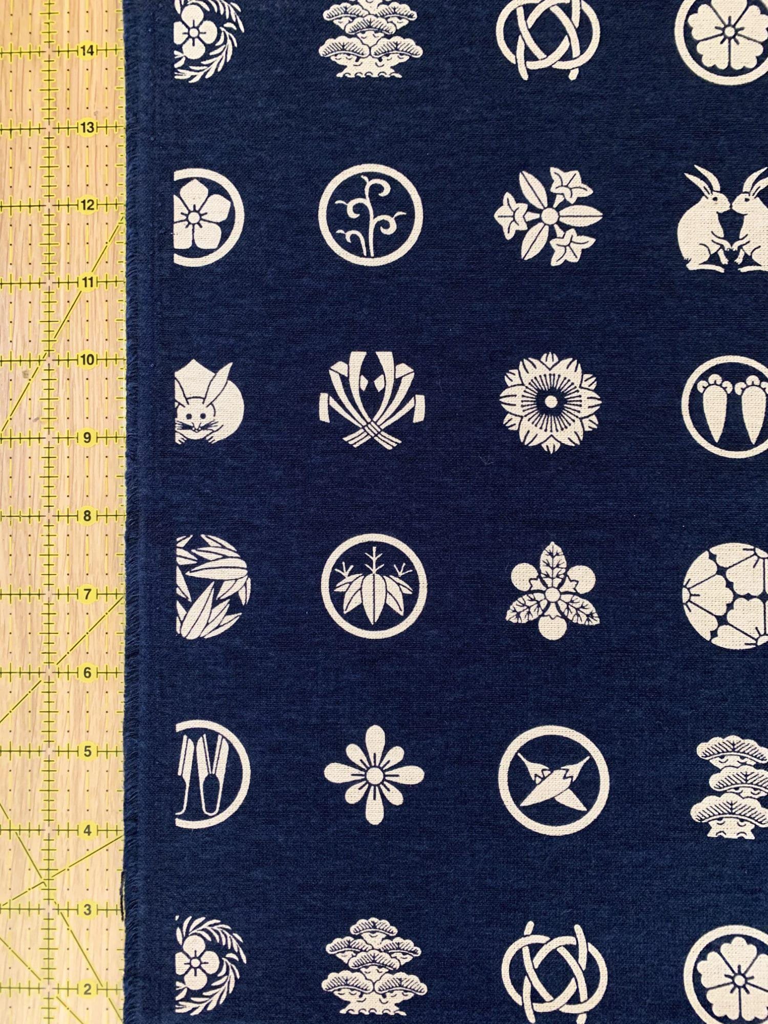 Craft-P - Japanese Family Crests Kamon Cotton Fabric - Navy Blue Beige