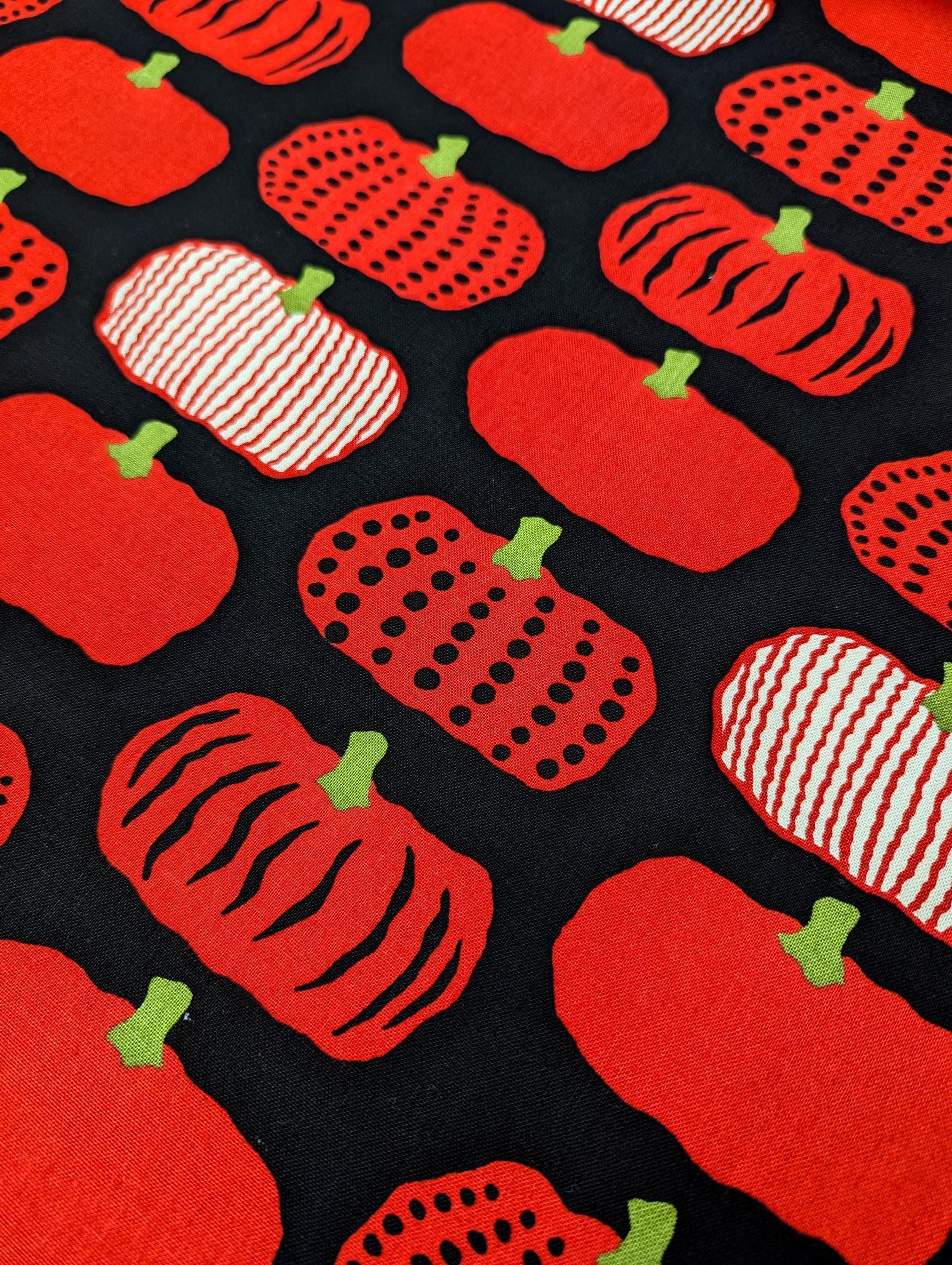 Kokka - Kabocha Pumpkins Cotton Oxford - Red Black