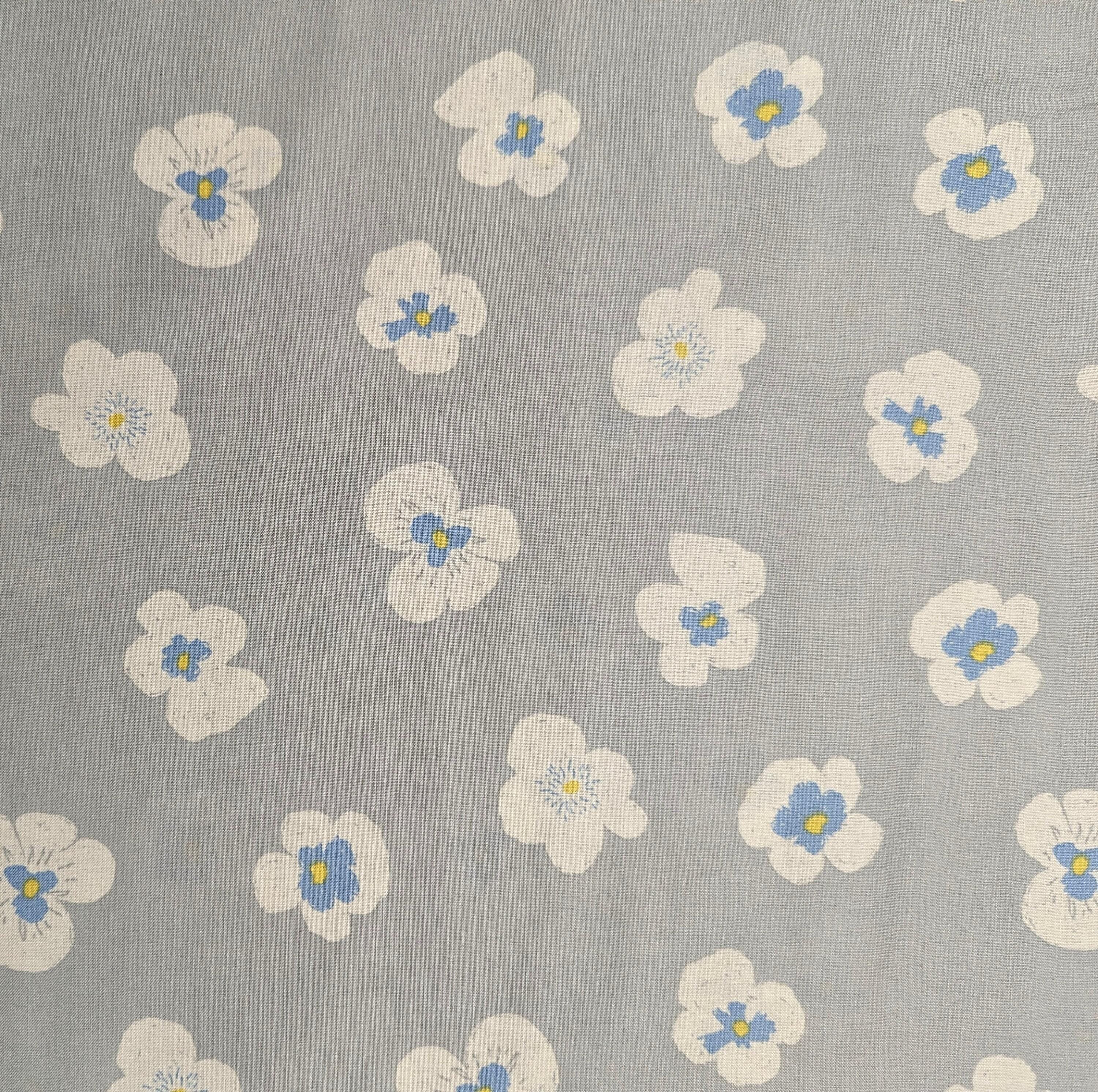 Koizumi - Blooming Pansies Cotton - Gray