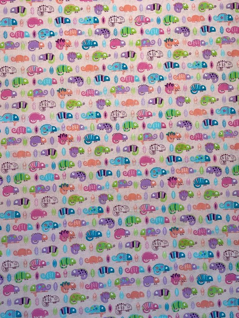 Senyo - Scandinavian Harmony Chameleons Cotton Fabric - Pink