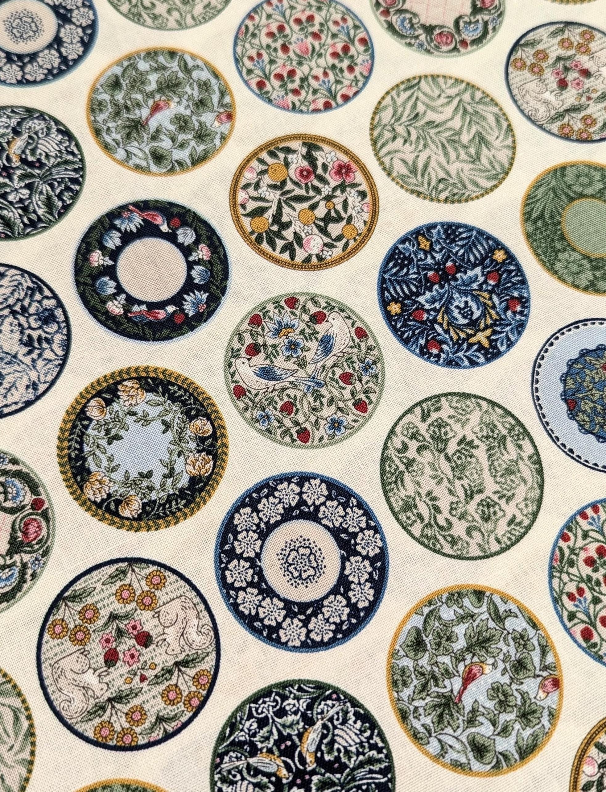 Senyo - Art Nouveau Plates Cotton Fabric - White