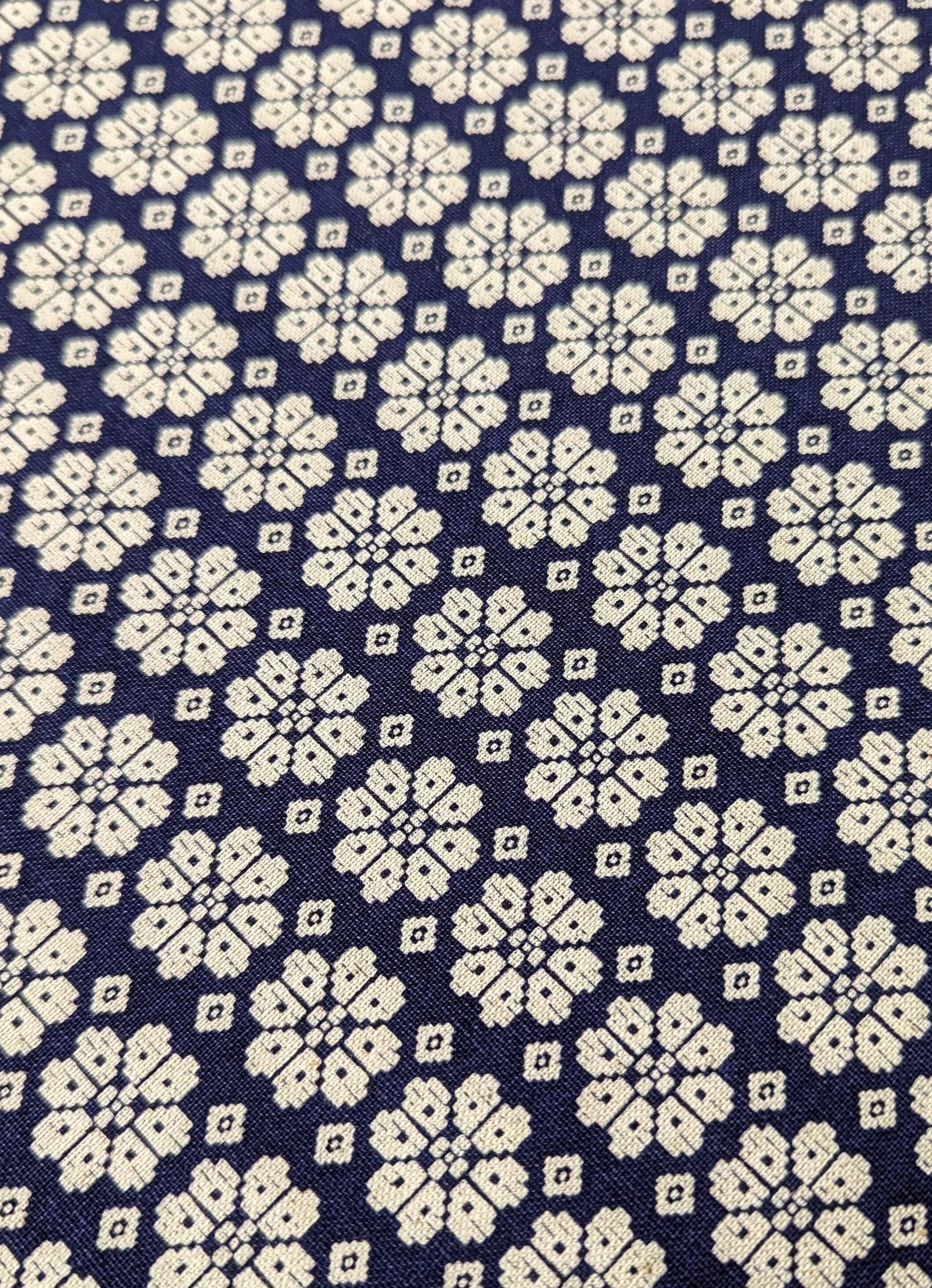 Kokka - Scandinavian Flowers Cotton/Linen light weight Canvas - Navy White