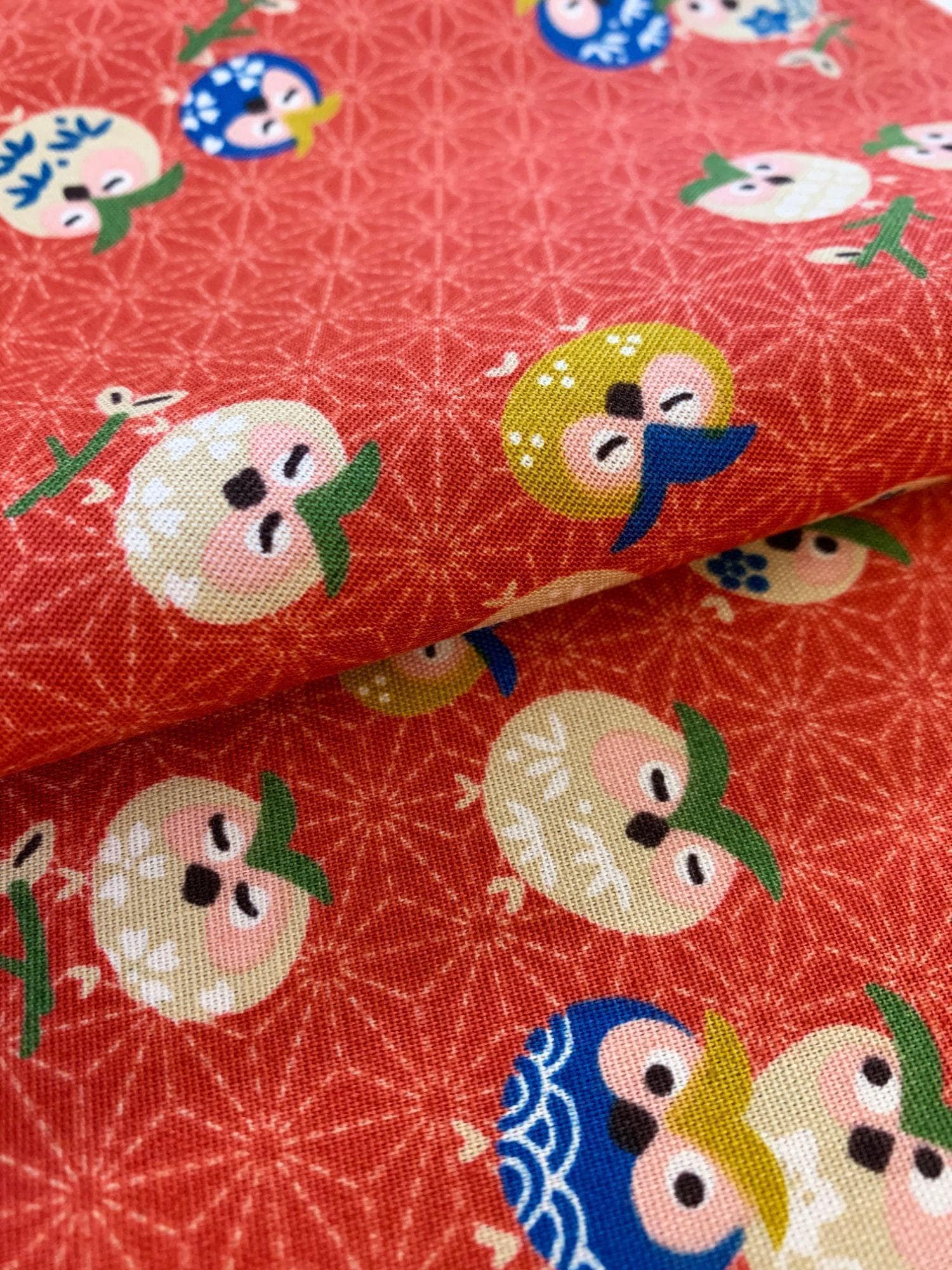 Cute Owls フクロウ 梟 Japanese cotton fabric Y-3060-28E light red