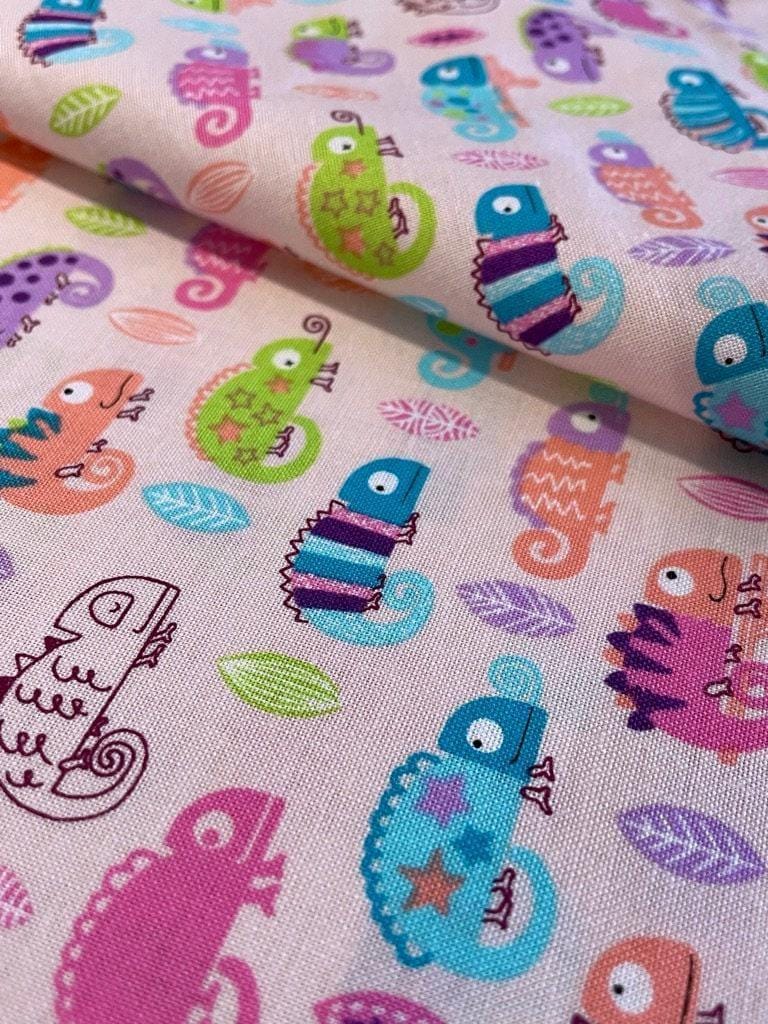 Senyo - Scandinavian Harmony Chameleons Cotton Fabric - Pink