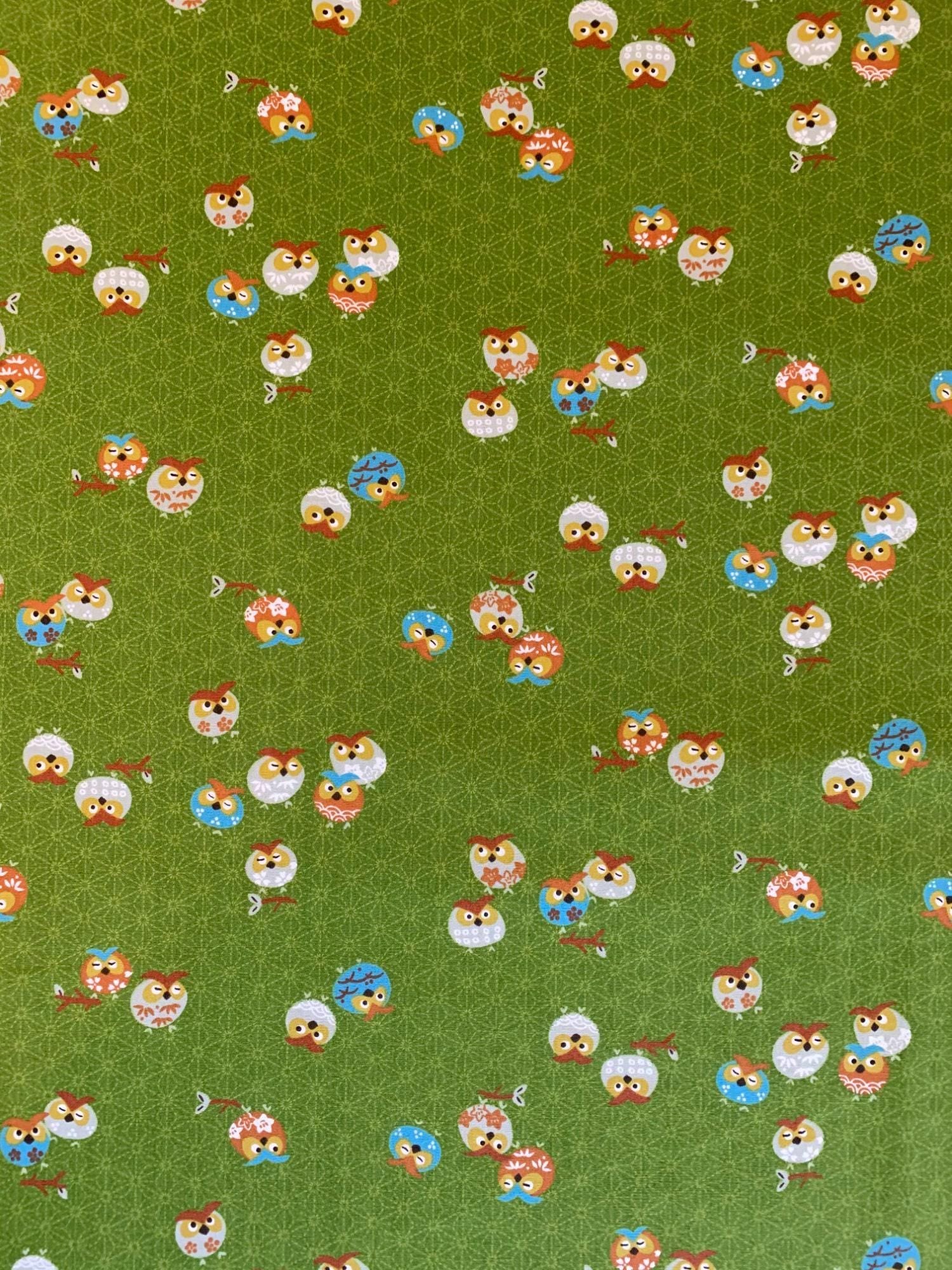 Cute Owls フクロウ 梟 Japanese cotton fabric Y-3060-28B green