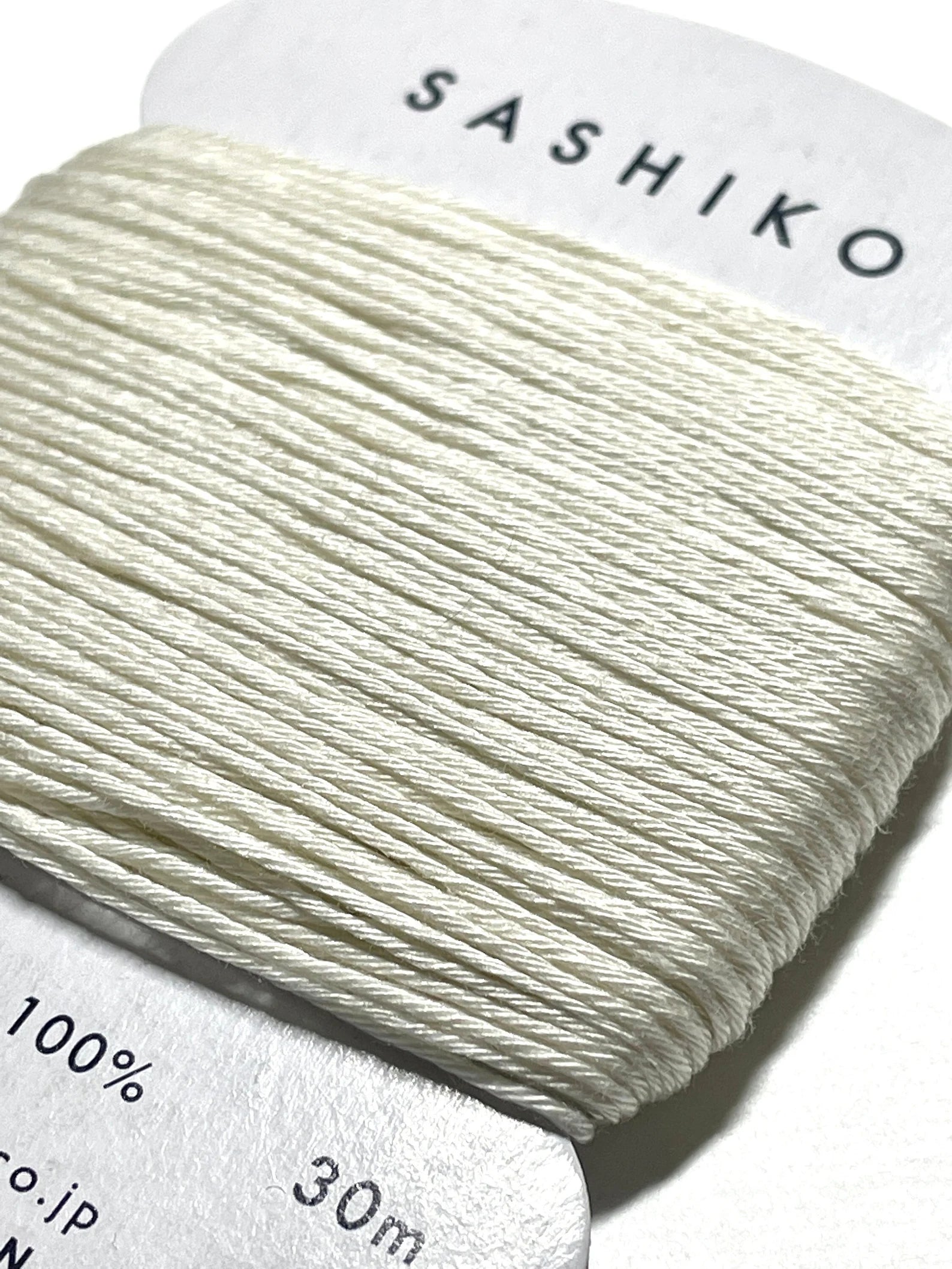 Daruma - Cotton Sashiko Thread 30m Card 20/6 - #202 Off-White