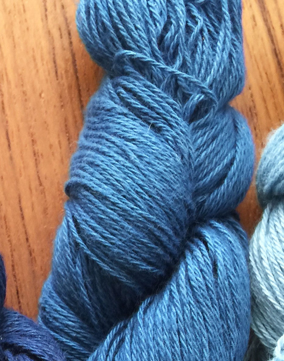 Aizenkobo - Cotton Sashiko Thread 130m Skein - #16 Medium Indigo